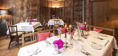4 Private Dining Rooms 
